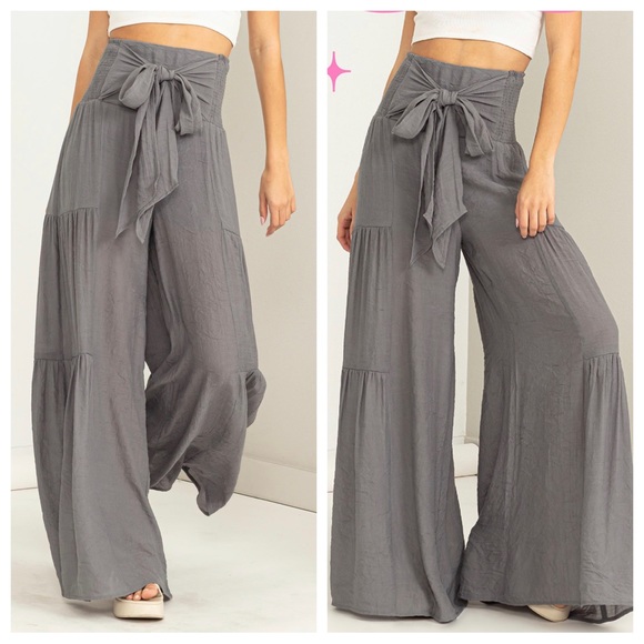 26 ✨LAST ONE✨BOHO SUMMER VIBES HIGH-WAISTED TIERED FLARED PANTS - Picture 3 of 3